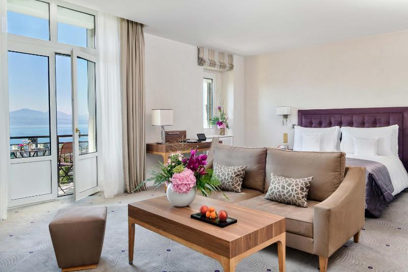 Deluxe Double or Twin Room with Lake View image 1