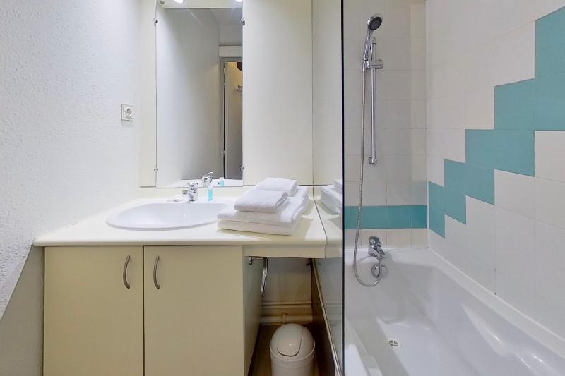 One-Bedroom Apartment image 2