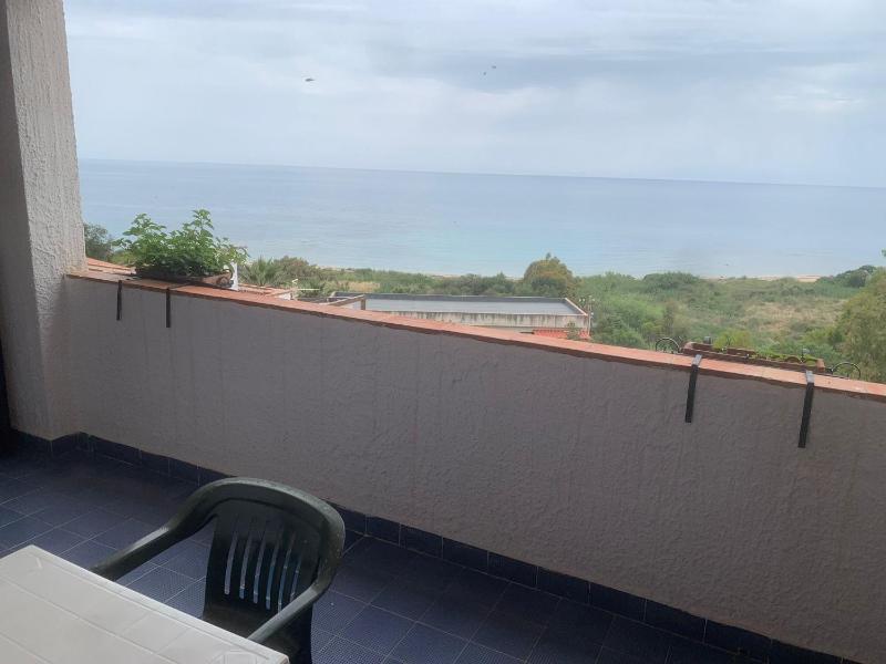 Studio Apartment with Sea View image 4