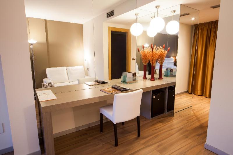 Triple Room image 2