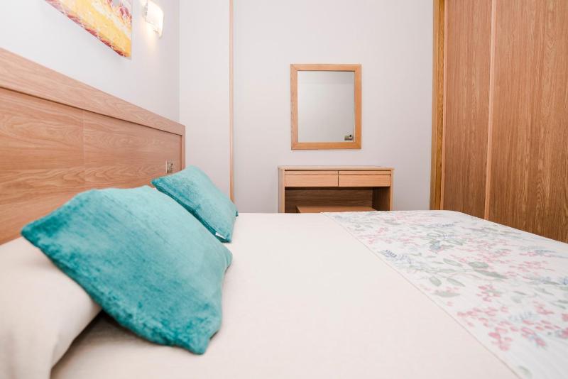 Double or Twin Room with Interior View image 1