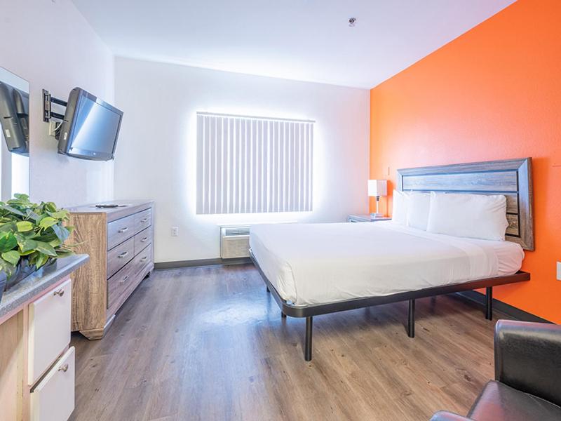Queen Suite image 3