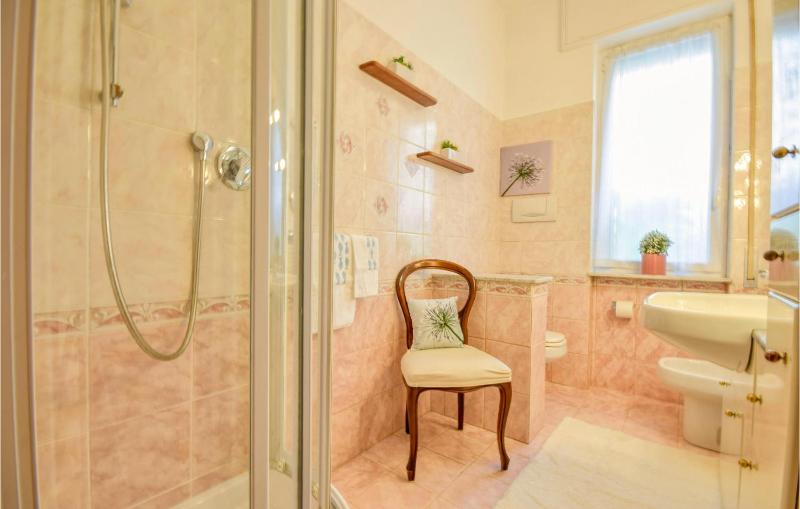 1 Bedroom Cozy Apartment In Nervi - image 14