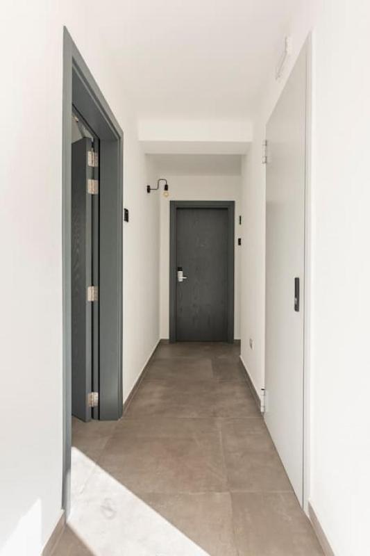 The Valley Room 7 condo with parking on premises - image 13
