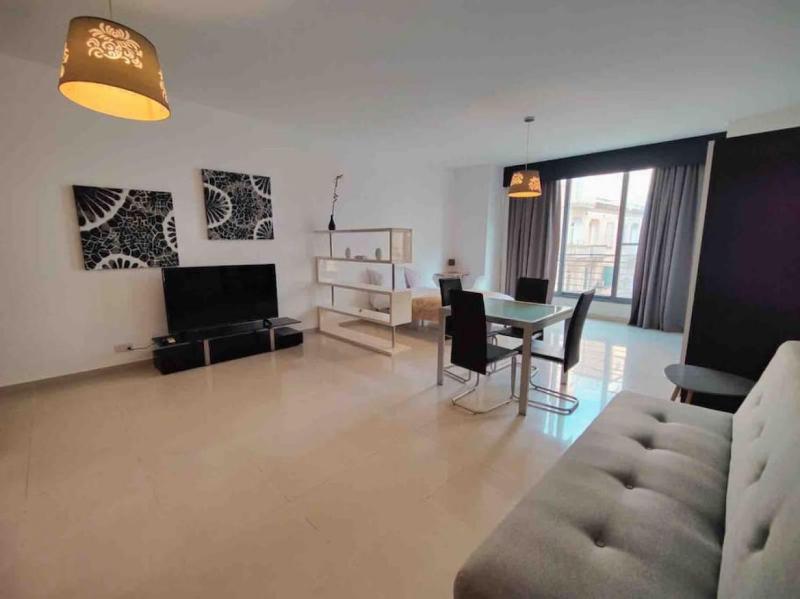 Seaview apartment Sliema - image 13