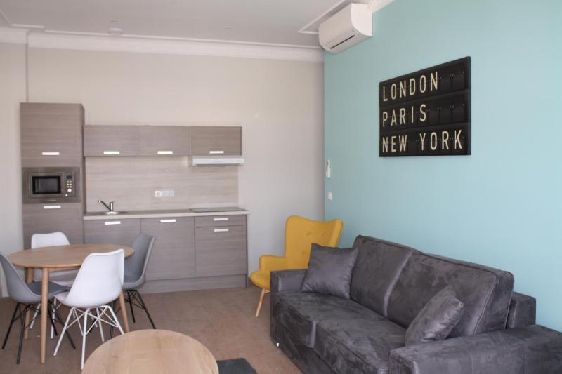 One-Bedroom Apartment image 2