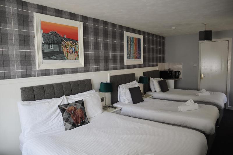 Standard Family Room image 1