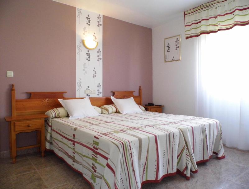 Economy Double or Twin Room image 3