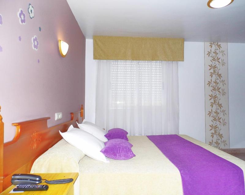 Economy Double or Twin Room image 4