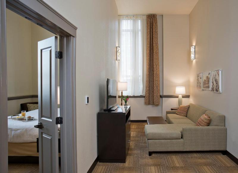 One-Bedroom King Suite with Sofa Bed image 3