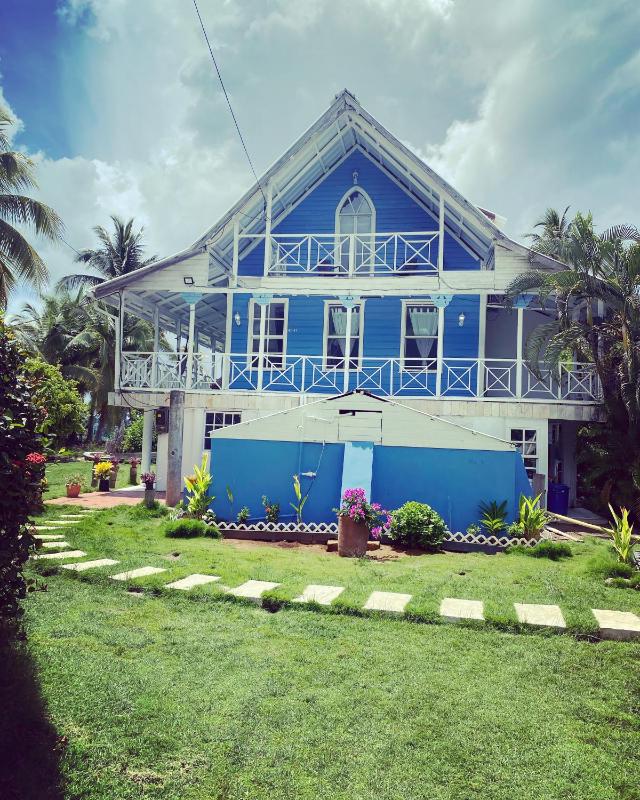 Islander House on Rocky Cay Beach - image 21