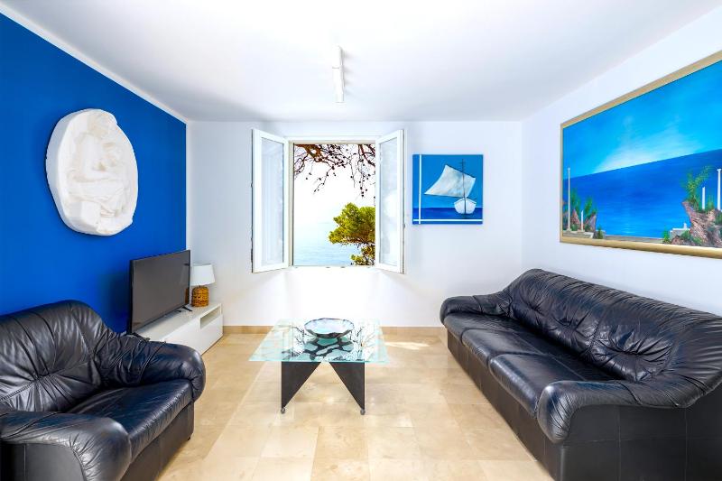 Mediterranean Summer House - image 34