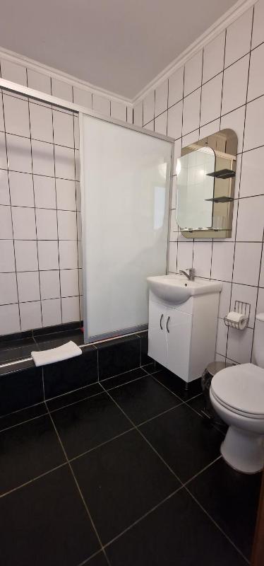 Apartment (3 Adults) image 1