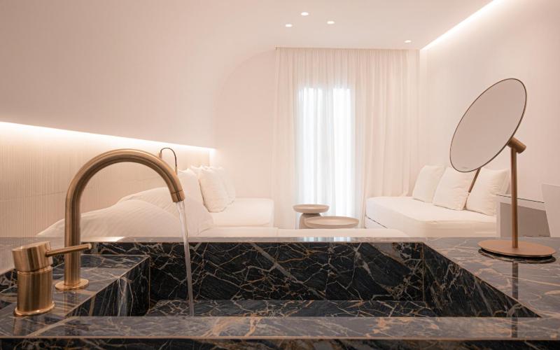 Quadruple Room image 1