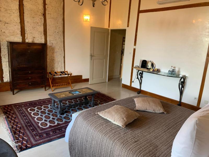 Deluxe Double Room image 1