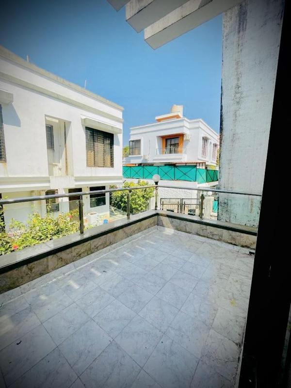 OM VILLA - image 13