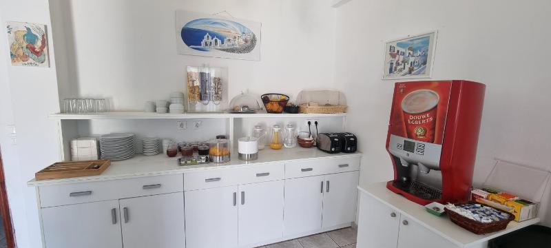 Superior Queen Room Side Sea View image 3