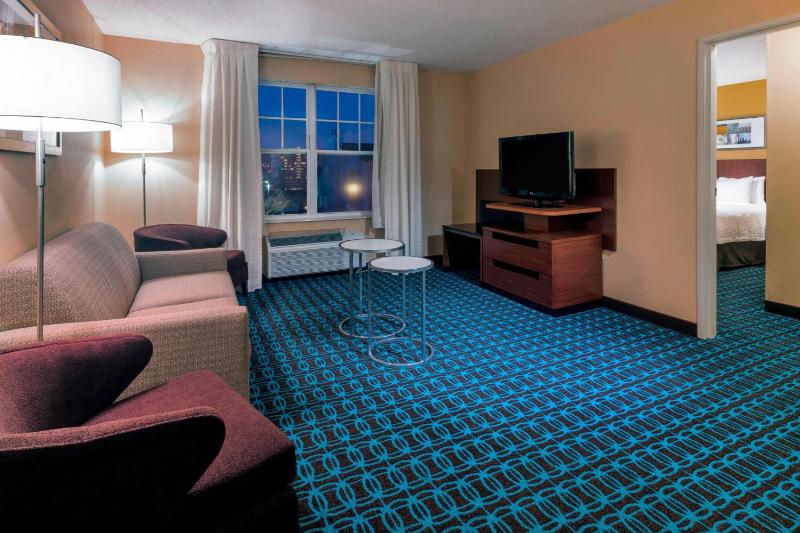 One Bedroom King Suite with 1 King Bed & Sofa Bed image 1