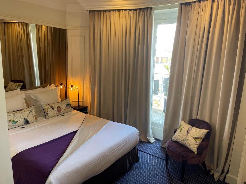 Superior Double Room image 3