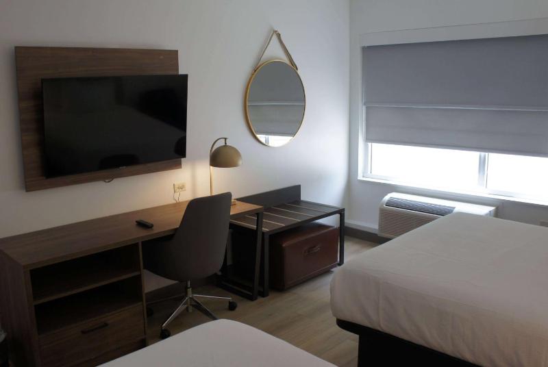 Queen Room with Two Queen Beds, Mobility Access and Roll-In Shower, Non-Smoking image 2