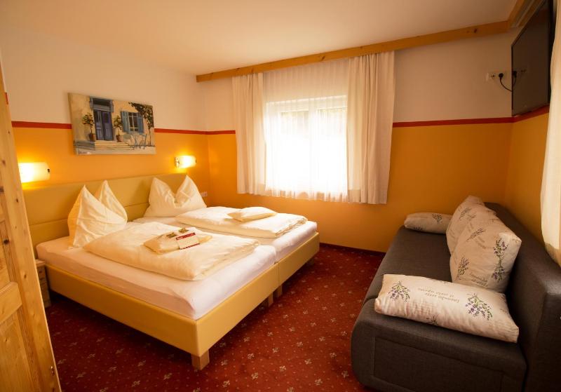 Standard Double Room image 1