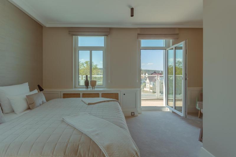 Double Room with Balcony image 3