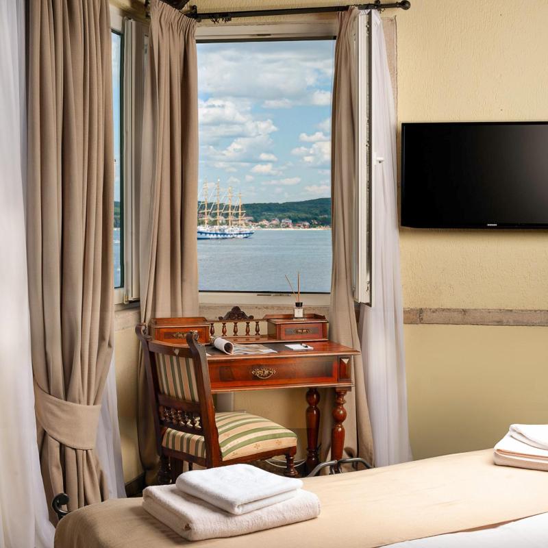 Superior Double Room image 3