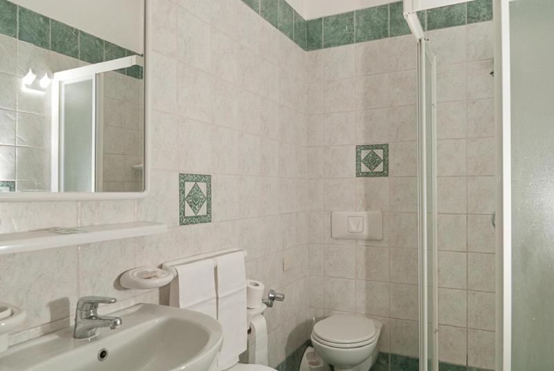 Triple Room image 2