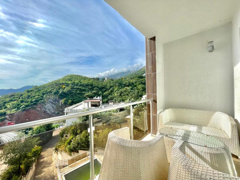 Studio with Sea View image 2