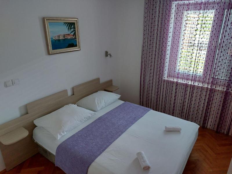 One-Bedroom Apartment with Patio image 2