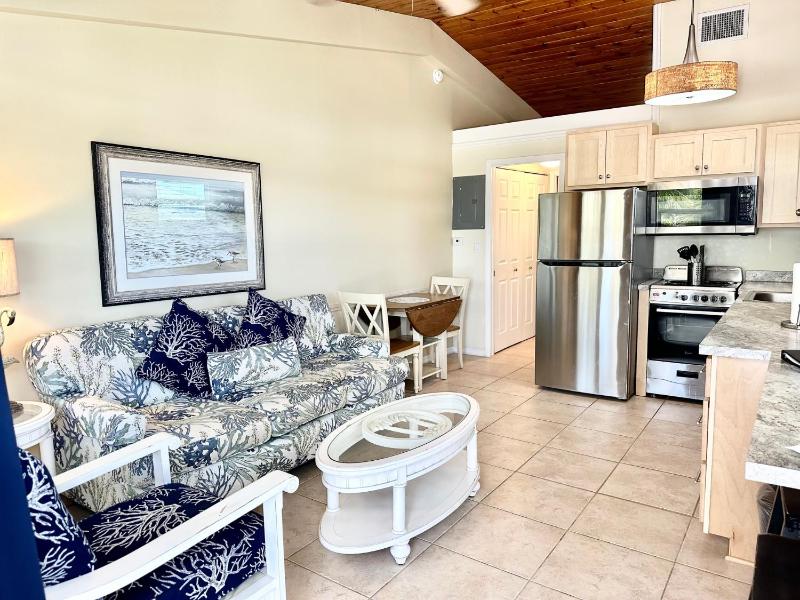 One-Bedroom Apartment with Sea View image 2