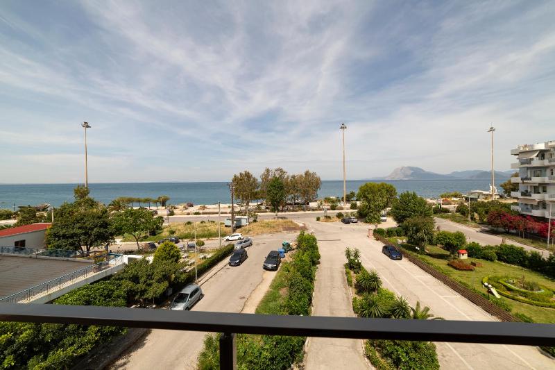 Standard Single Room with Sea View image 3
