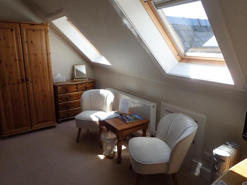 Double Room with Sea View image 2
