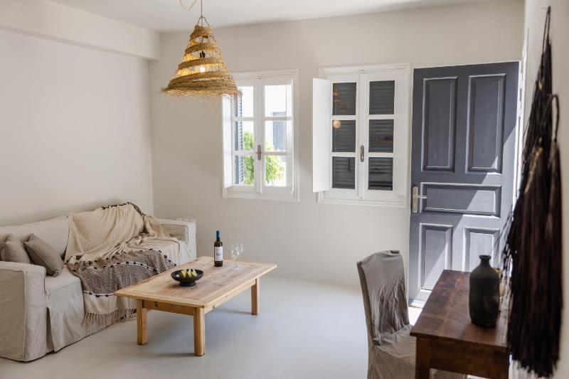 Superior One Bedroom Suite image 4