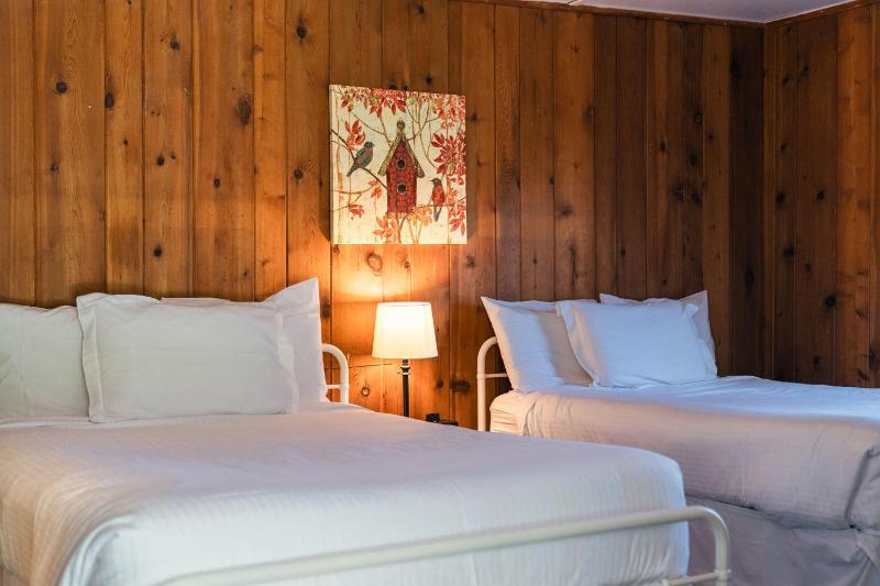 Deluxe Room image 2