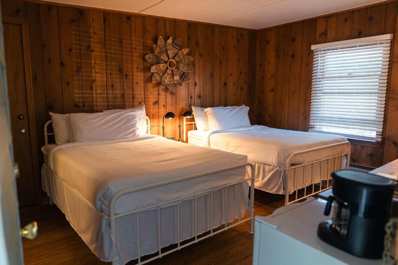 Deluxe Room image 3