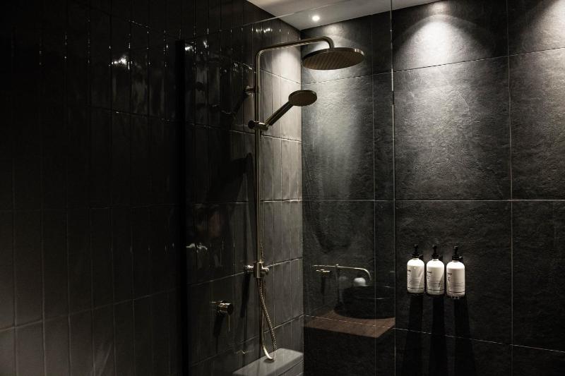 The Cobbler Hotel - image 14