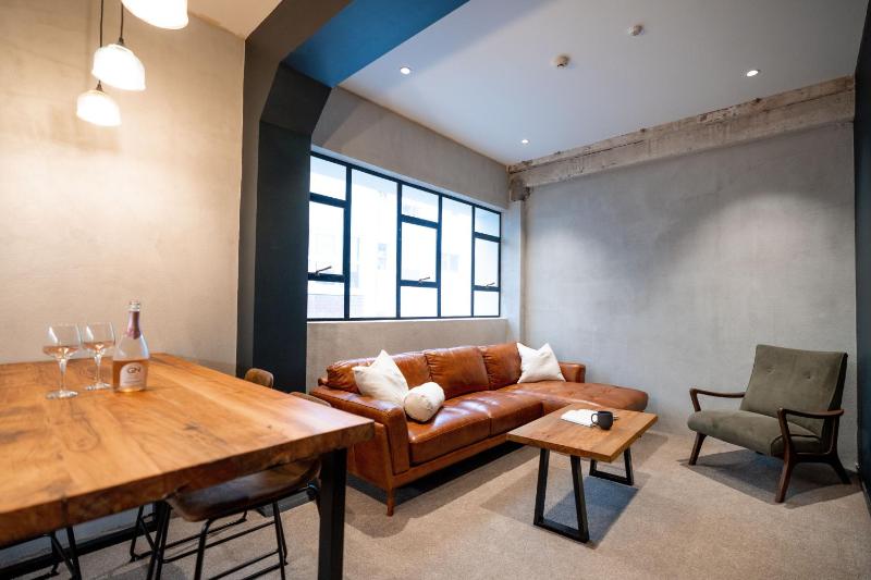 The Cobbler Hotel - image 12
