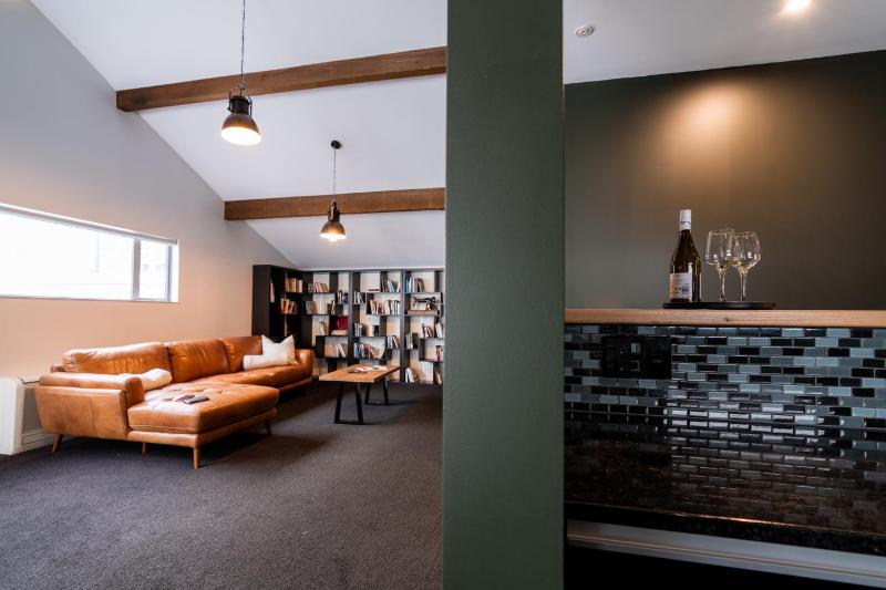 The Cobbler Hotel - image 17
