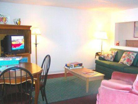 Suite with Two Double Beds - Lake View image 2
