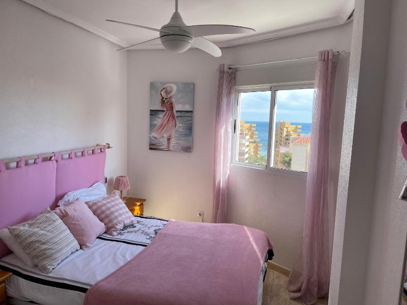 Sea-view 3-bedroom apartment near Alicante Images