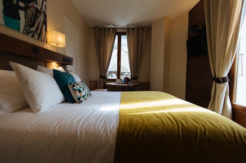 Standard Double or Twin Room image 2