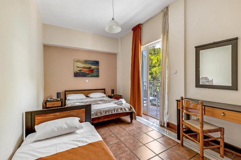 Double or Twin Room with Mountain View image 1