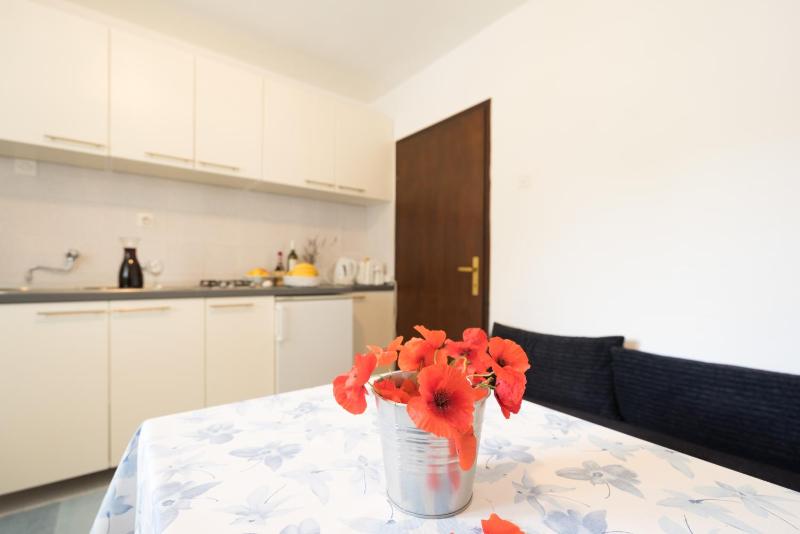 One-Bedroom Apartment with Terrace and Sea View image 3
