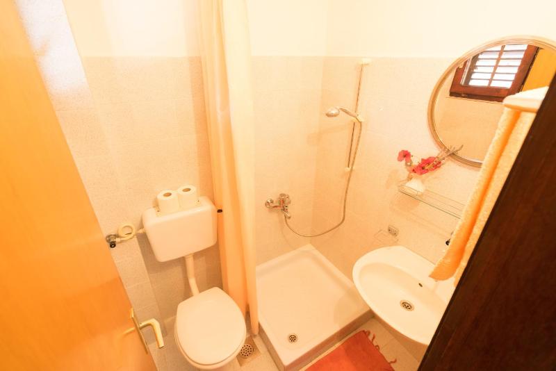 One-Bedroom Apartment with Terrace and Sea View image 2