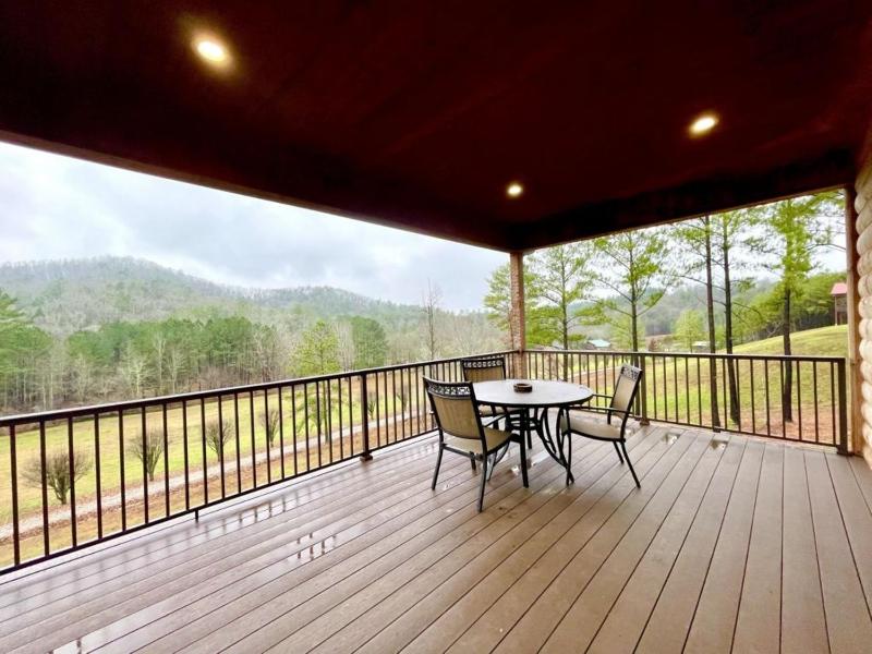 Two-Bedroom House image 4