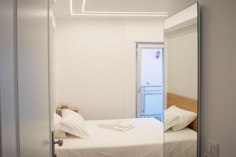 Economy Double Room image 1