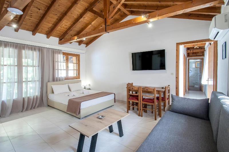 Superior Suite with Balcony image 1