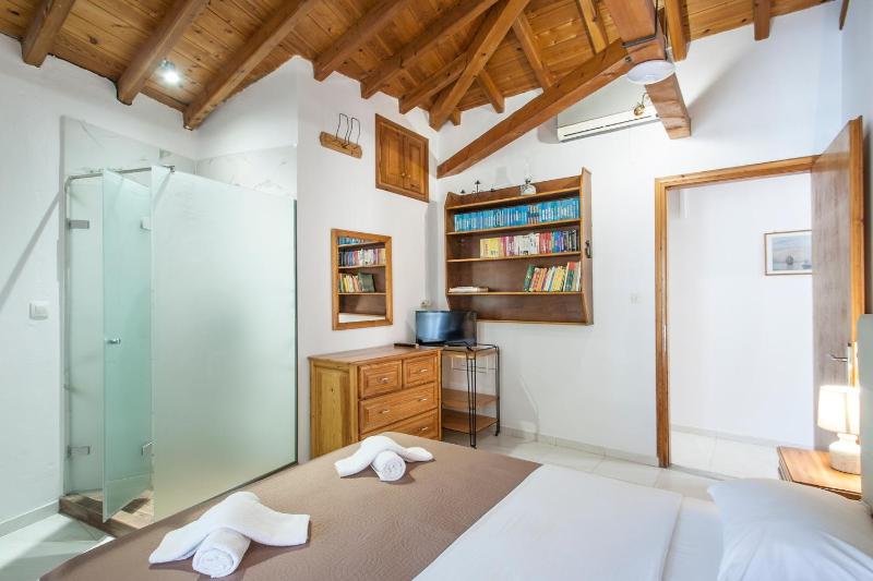 Superior Suite with Balcony image 4