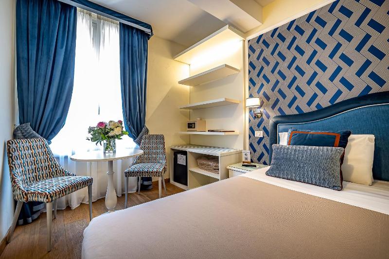 Superior Double or Twin Room image 4